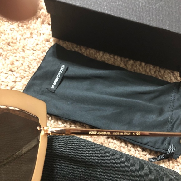 Dolce & gabbana sun glasses - Picture 5 of 8